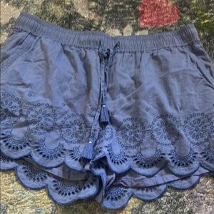 Vineyard Vines Chambray Embroidered Scallop Hem Shorts